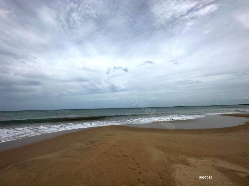  Beachfront land for sale/rent