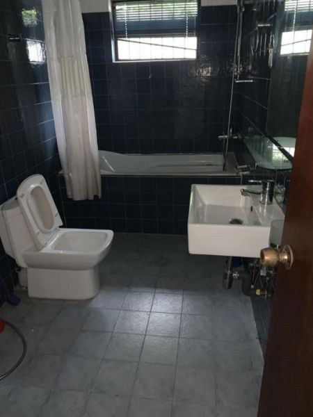 Bathroom - Luxury House for sale in Nawala