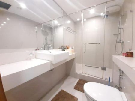 Bathroom - Sky Garden 4 Bedrooms Apartment For Sale In Rajagiriya On Higher Floor 