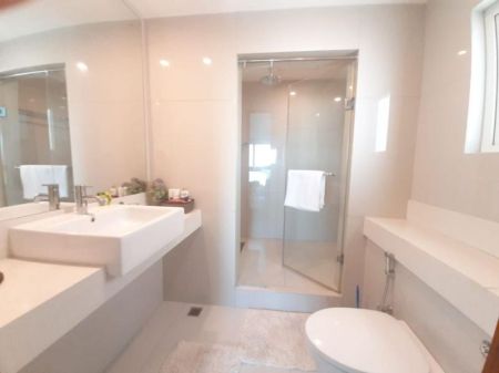 Bathroom - Sky Garden 4 Bedrooms Apartment For Sale In Rajagiriya On Higher Floor 