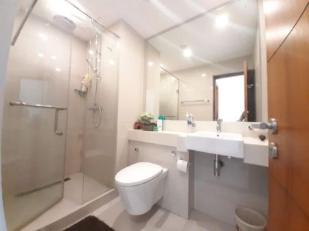 Bathroom - Sky Garden 4 Bedrooms Apartment For Sale In Rajagiriya On Higher Floor 