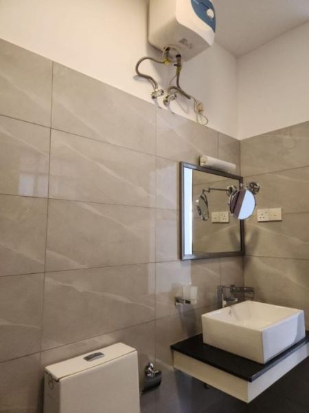 Bathroom - Private/02beds/furnished apartment/for rent in Thalawathugoda. 