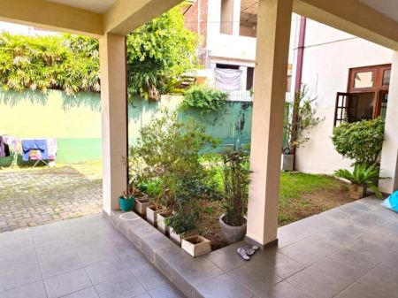 Exterior - Spacious 4-Bedroom House for Rent in Kotte 