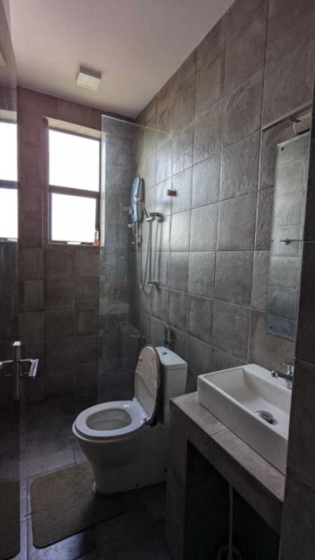 Bathroom - Rajagiriya verge 03 Bedroom Apartment for Rent 