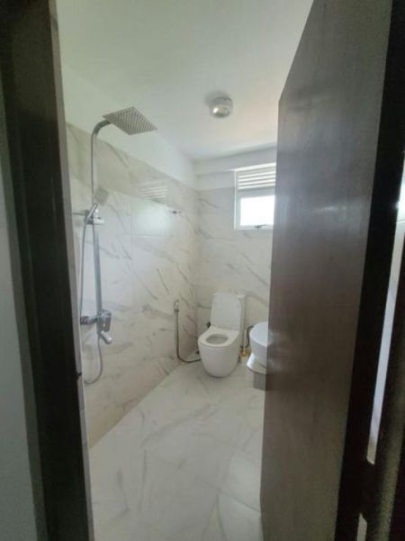 Bathroom - 3 Bedroom Unfurnished 02 Storied House for Rent in Colombo 05 (A2797)-RENTED