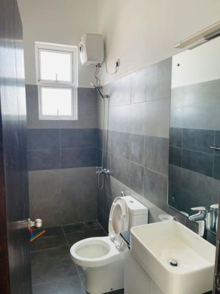 Bathroom - (G30) 3 Bedroom house for sale in Kottawa for Rs. 28.50 million (negotiable)