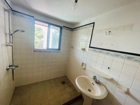 Bathroom - House for Rent in Colombo 7 - PDH4