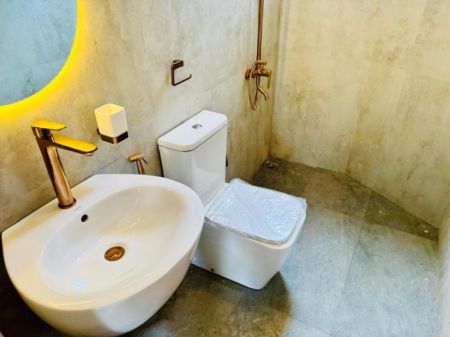 Bathroom - (SE1096) 4 Bedroom house for sale in Nugegoda for Rs. 110 million (negotiable)