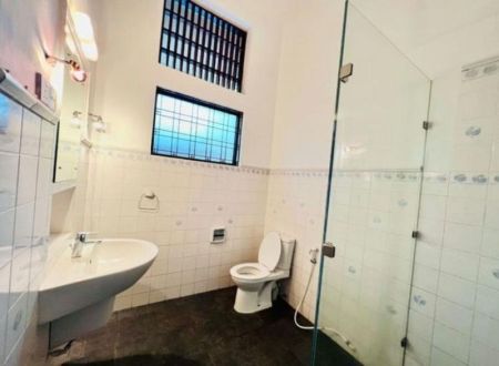 Bathroom - 05 Bedroom Unfurnished 02 Storied House for Rent in Battaramulla (A1849)