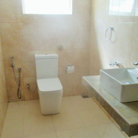 Bathroom - Colombo 07 03 Stories 05 Bedroom House For Rent