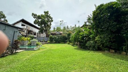 Exterior - 33 Perch Land with 5 Bedroom House for Sale in Colombo 5, S1632