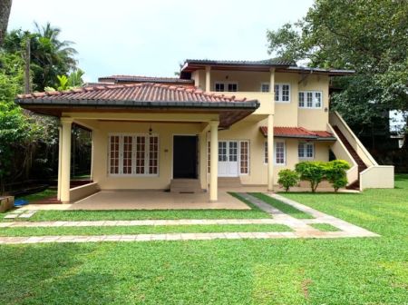 Living Room - Elegant Six-Bedroom House for Sale in Kandy – 28.5 Perches 