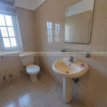 Bathroom - 2 bedroom apartment for rent in Havelock Road, Colombo for Rs. 150,000 (Per Month)