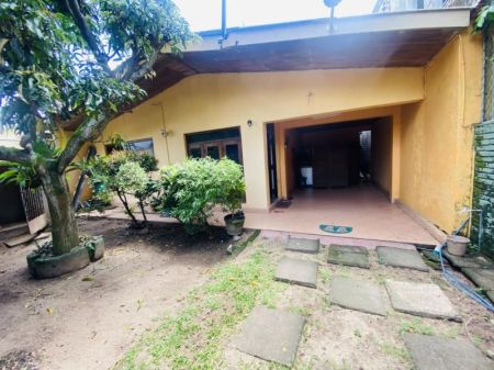 Exterior - Livable House in 12P Land at LAND VALUE Close to Galle Road, Ratmalana