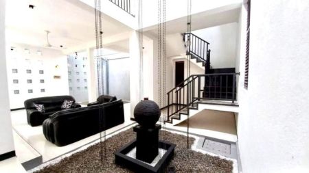 Living Room - Exquisite 3-Floor House for Sale Near Boralesgamuwa - Werahera