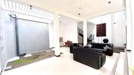 Living Room - Exquisite 3-Floor House for Sale Near Boralesgamuwa - Werahera