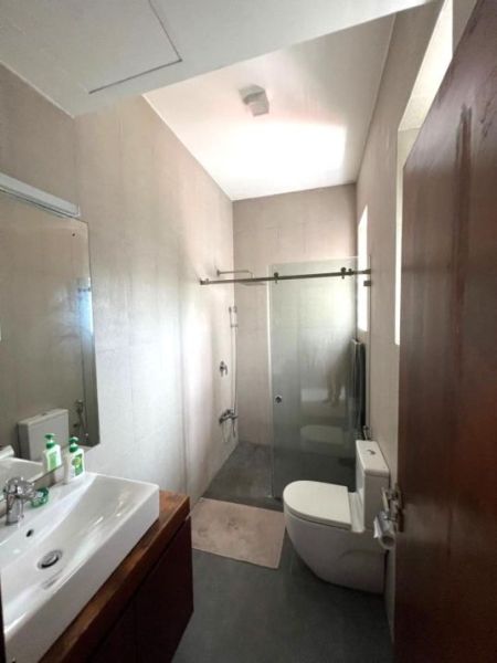 Bathroom - Spacious 3-Bedroom Apartment for Sale in Nawala – Signature 12