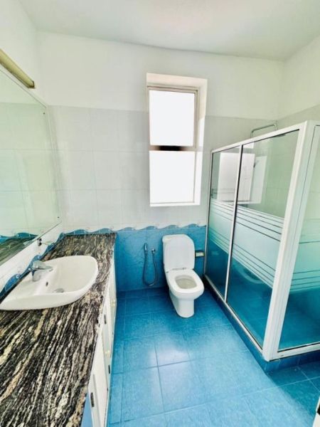 Bathroom - Ref-(P-S-38) 03 Storey House For Rent In Battaramulla