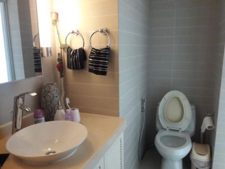 Bathroom - 4 Bedrooms Apartment For Sale In Havelock City Colombo 05