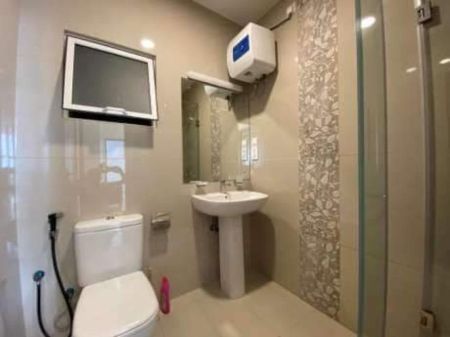 Bathroom - 3BR Apt for Sale in Colombo 5