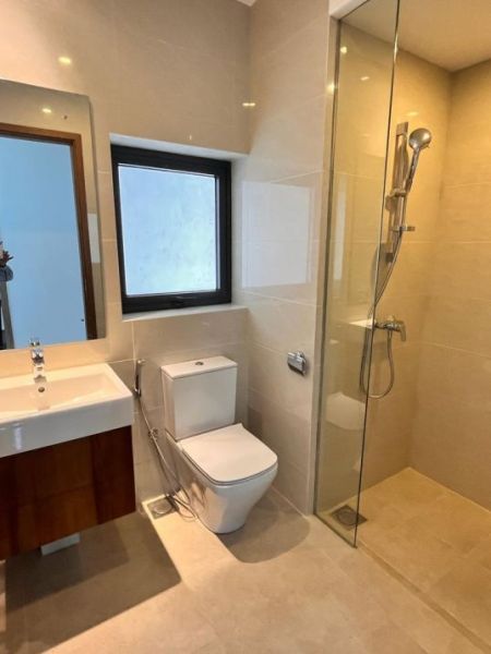 Bathroom - 2 Bedroom Apartment for rent in Colombo 2