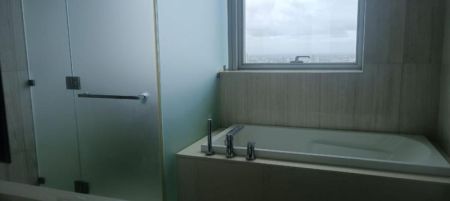 Bathroom - 3 bed room luxury apartment at Colombo City center.