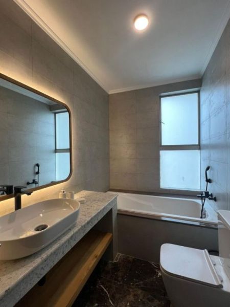 Bathroom - Empire Residencies - Luxury Apartment for rent in Colombo 2 