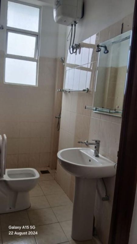 Bathroom - 3 Bedroom Apartment For Sale - Nugegoda