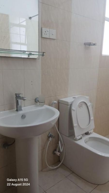 Bathroom - 3 Bedroom Apartment For Sale - Nugegoda