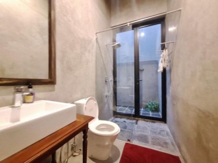 Bathroom - 4 bedrooms  | Furnished | Fully solar powered house |  Colombo 5 for immediate rent 