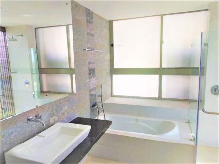 Bathroom - Luxurious 3-Bedroom Apartment for Rent at Emperor Residencies