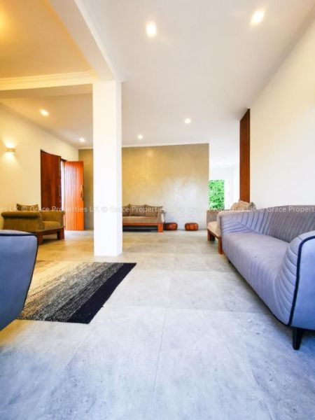 Living Room - 6 Bedroom house for sale close to Rajagiriya