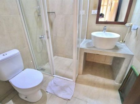 Bathroom - 5 Bedroom House for Sale