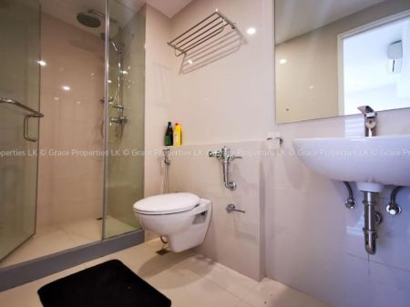 Bathroom - 3 Bedroom apartment for rent in Battaramulla