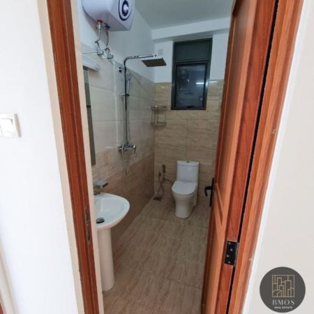 Bathroom - 2 Bedroom apartment for sale in Colombo 6 for Rs. 39 million