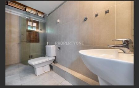 Bathroom - 4 Bedroom house for rent in Colombo 3 for Rs. 4.50 lakhs (Per Month)