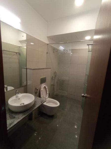 Bathroom - Two Bedroom apartment for rent in Iconic Galaxy Rajagiriya