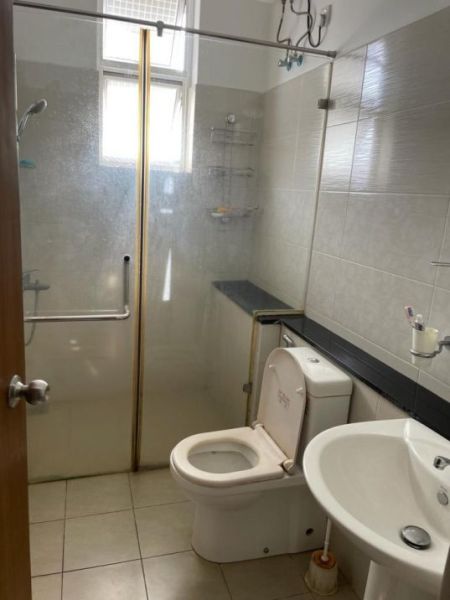 Bathroom - Prime/03beds/furnished/for sale in Colombo-05. 