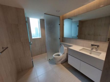 Bathroom - Colombo City Centre - Luxury Apartment for rent in Colombo 2 