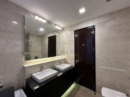 Bathroom - Immaculate Penthouse unit in Colombo 7