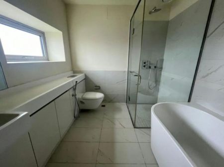 Bathroom - Cinnamon Life – 03 Bedroom Furnished Apartment for Rent in Colombo 02 (A1269)-RENTED