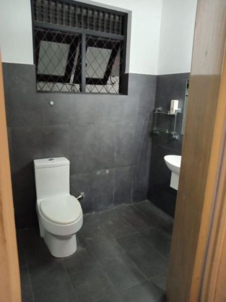 Bathroom - 3 Bedroom House for Sale in Thalawathugoda (SH 13620)