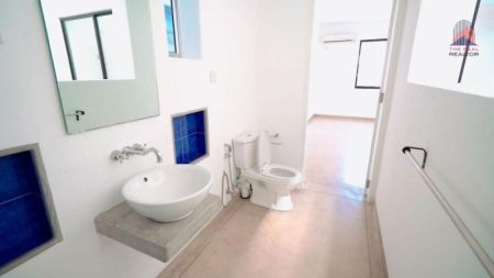 Bathroom - Recently renovated Twin house for sale in Fife Road - Colombo  05