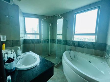 Bathroom - Iceland - 03 Bedroom Furnished Apartment For Rent in Colombo 03 (A790)