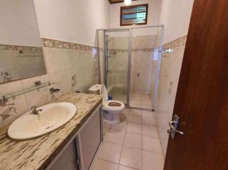 Bathroom - Cinnamon Edge – 03 Bedroom Semi Furnished Apartment for Rent in Colombo 07 (A3333)-RENTED