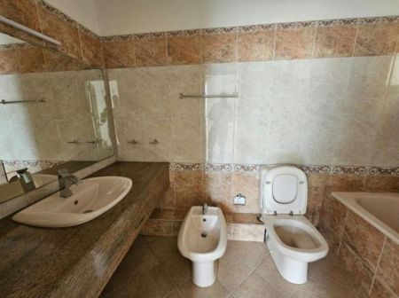 Bathroom - Suncity - 03 Bedroom Unfurnished Apartment for Sale in Colombo 03 (A896)