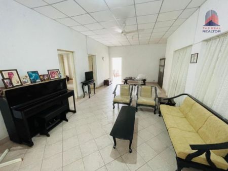 Living Room - Colonial House for sale in Nugegoda close to Anula college