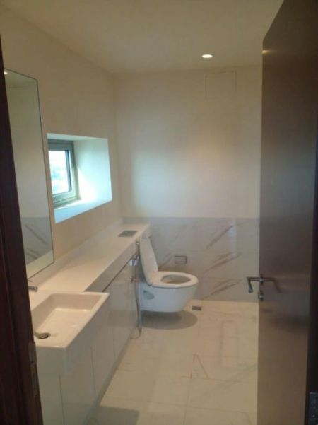 Bathroom - Cinnamon Life – 03 Bedroom Unfurnished Apartment for Sale in Colombo 02 (A1810)