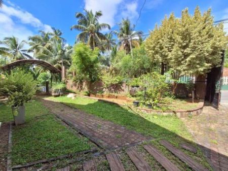 Living Room - Solidly Built House for Sale in Ganemulla.