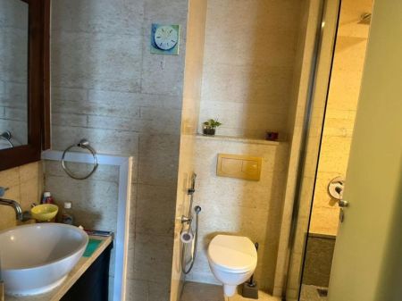 Bathroom - Monarch Residencies Apartment for rent in Colombo 2